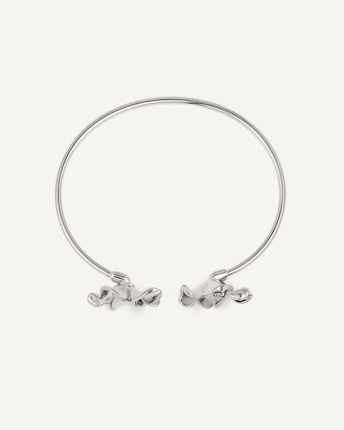 Bloom Bangle i sølv sett fra siden