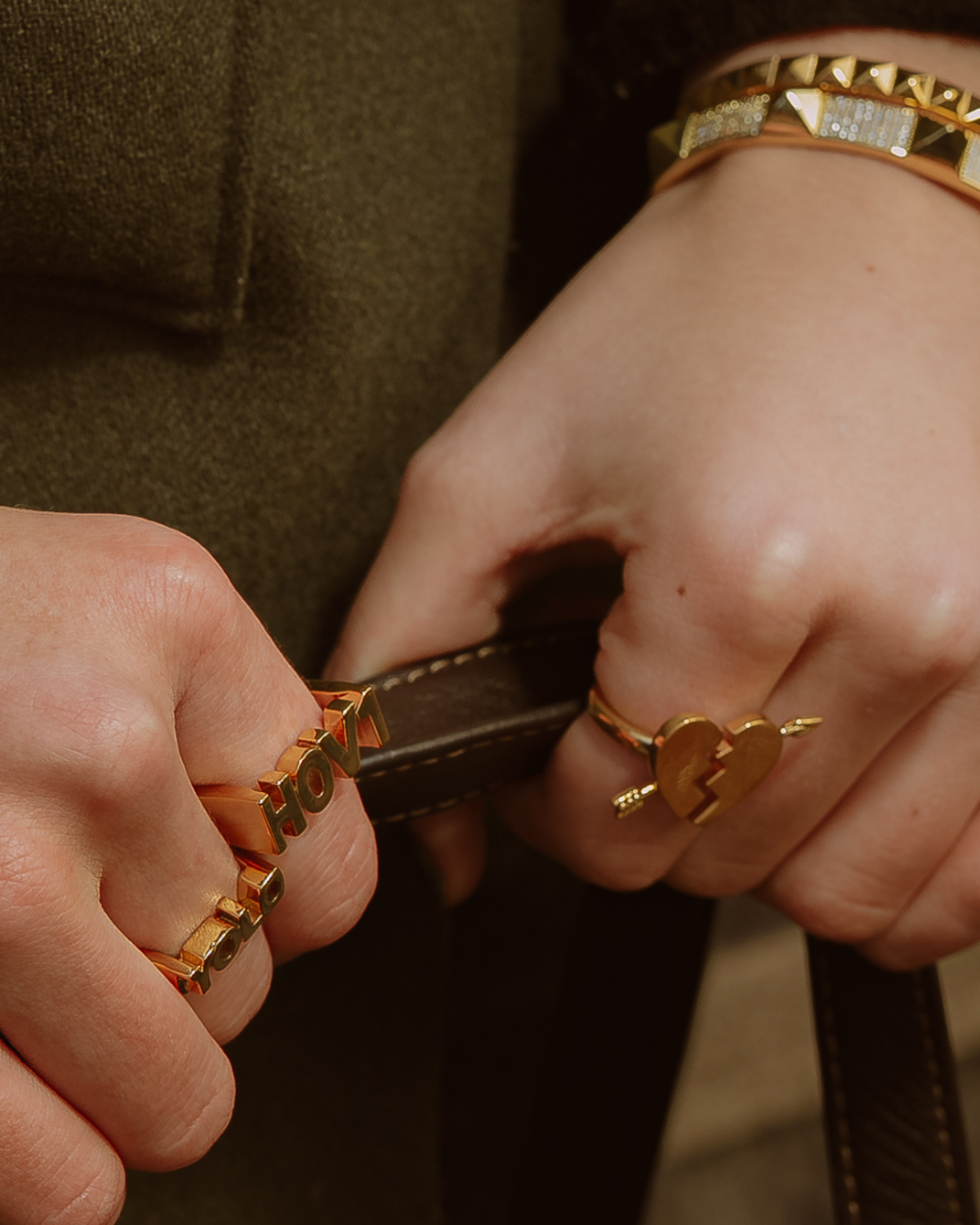 HOV1 Signature Ring